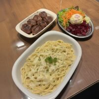 FILÉ MIGNON COM ESPAGUETE 4 QUEIJOS ( 2 PESSOAS )