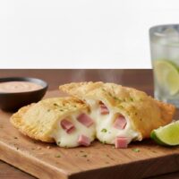 PASTEL DE PRESUNTO E QUEIJO